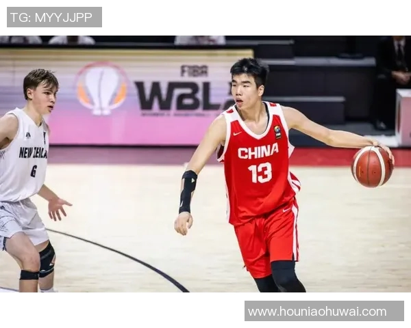 广州男篮与深圳男篮激战正酣谁能在这场对决中笑到最后