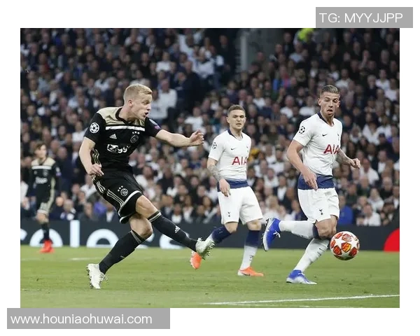 阿甲克斯主场迎战海牙争夺联赛积分与荣誉的激烈对决