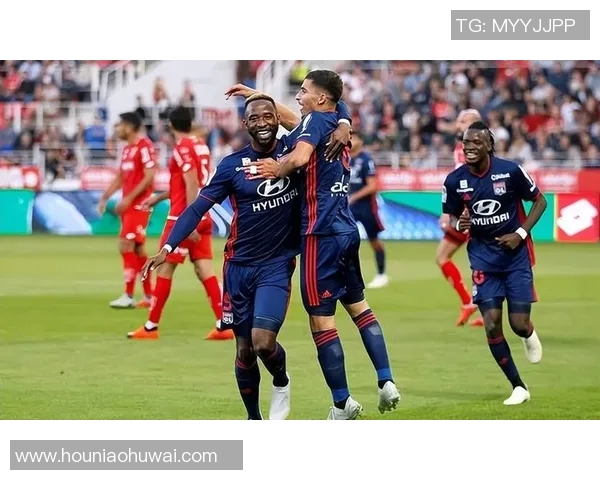 邓伯什与埃因霍温FC的精彩对决揭示足球战术与团队合作的魅力