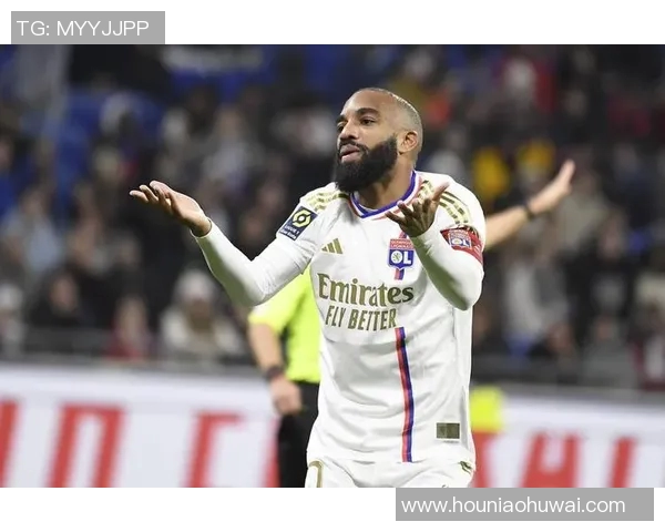 贝西克与里昂最新比赛结果揭晓双方表现分析与精彩瞬间回顾