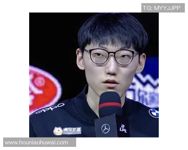 FPX战队的蜕变之旅：从巅峰到重生的DOTA2纪实探索